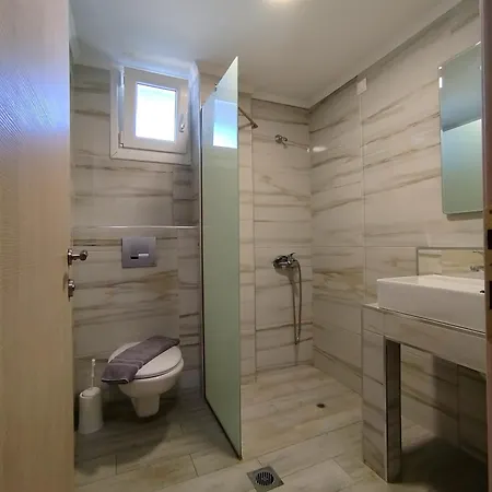 Aegean Blue & Λεπτοκαρυά