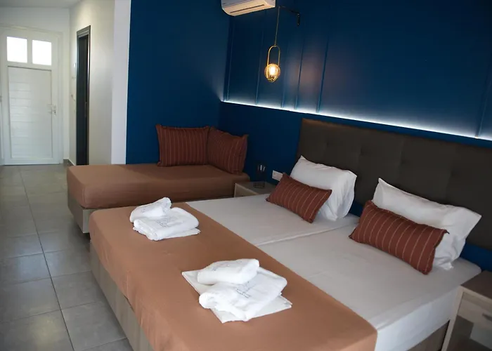 Aegean Blue & Apartment Leptokaryá